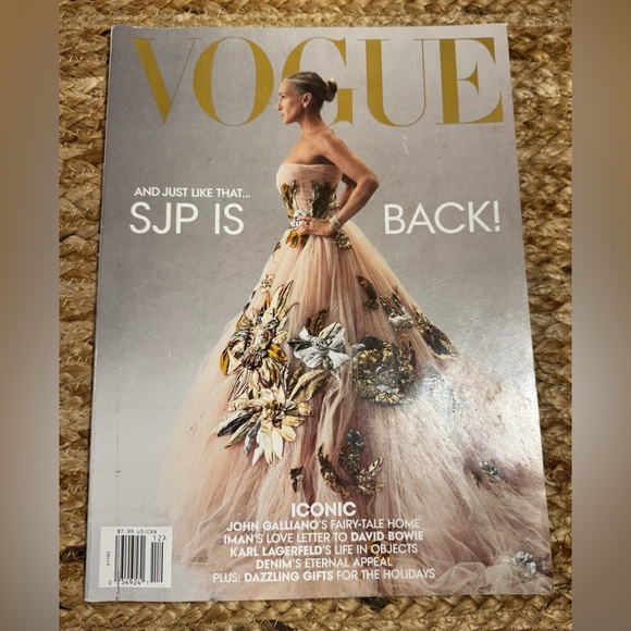 November/December 2021 VOGUE Magazines Featuring Adele and Sarah Jessica Parker - Picture 2 of 5